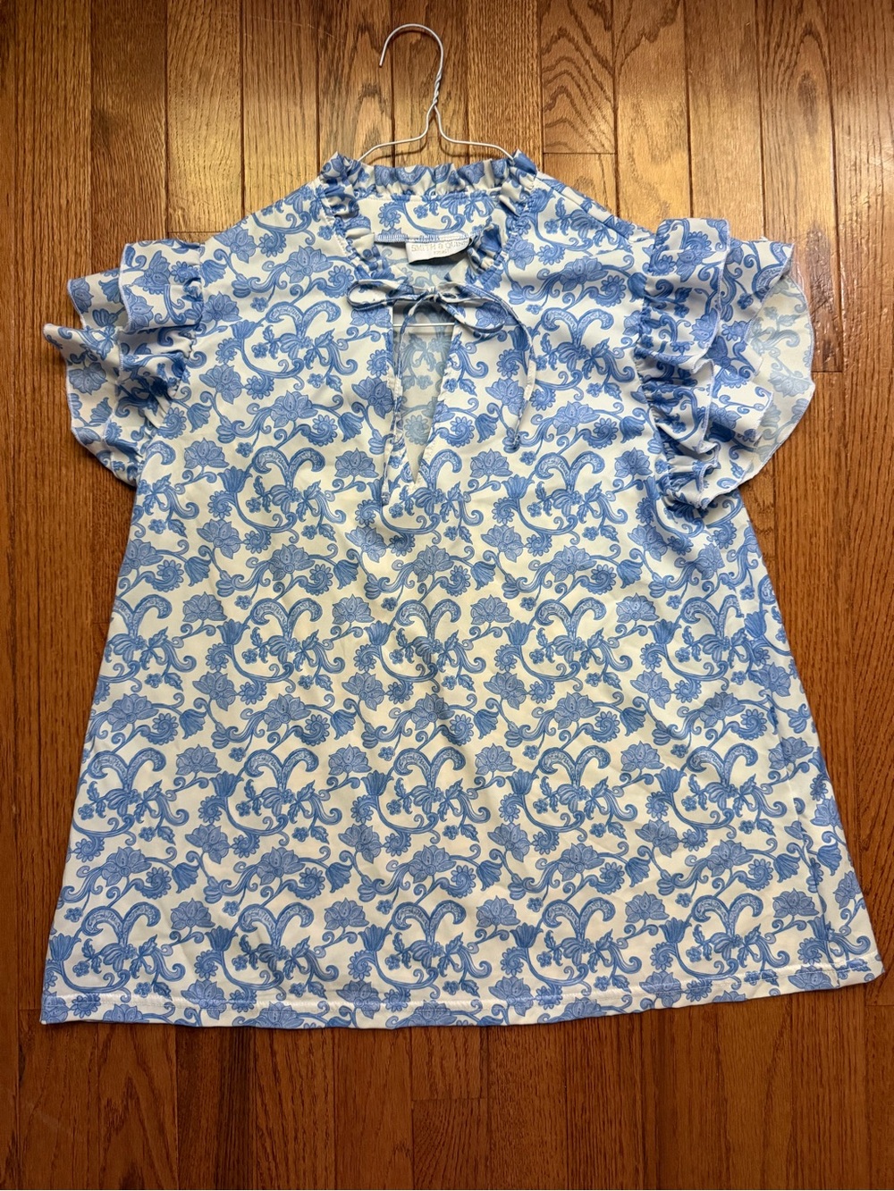 Smith & Quinn $136 Sydney Blue Floral Ruffle Sleeve V-Neck Top Small EUC